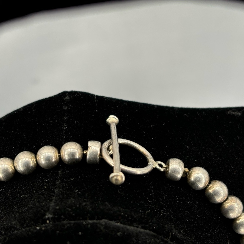 Elegant Navajo Silver Beaded Necklace - Picture 5 of 5
